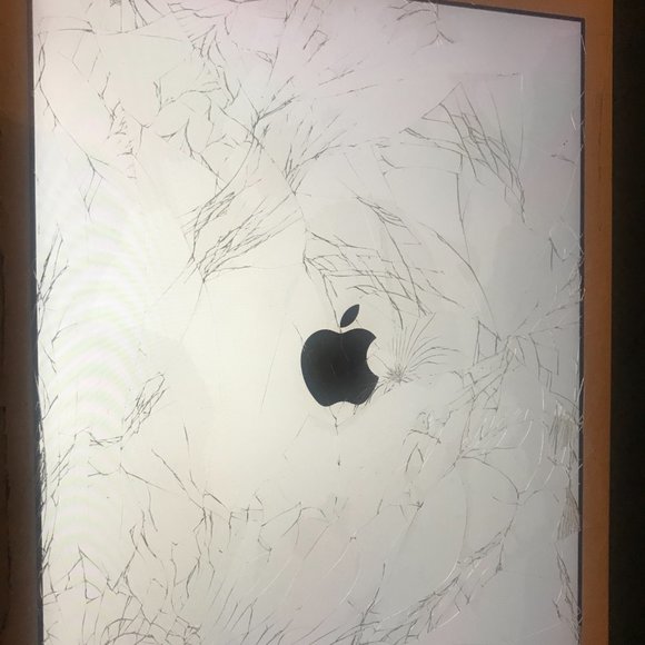 iPad 5th generation - Picture 3 of 3